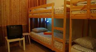 Хостел  Апельсин Ижевск Кровать в общем номере для мужчин и женщин с 8 кроватями-4