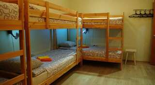 Хостел  Апельсин Ижевск Кровать в общем номере для мужчин и женщин с 8 кроватями-5